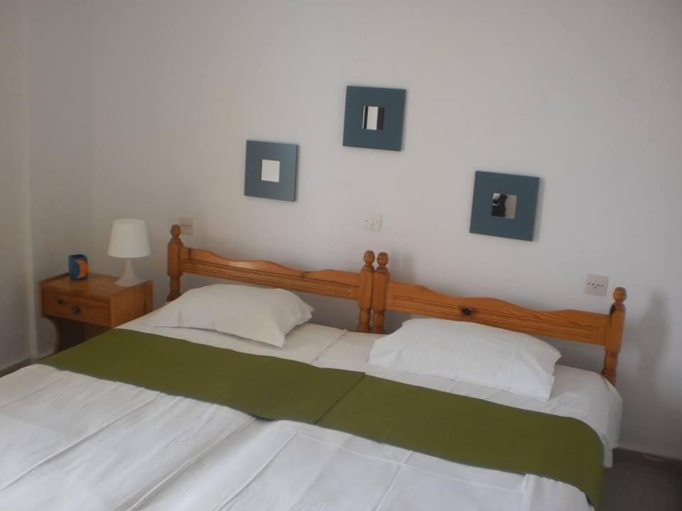 Virginia'S Beachfront Apartments Kávos Room photo